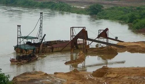 杜絕非法采砂，機(jī)制砂生產(chǎn)才是長(zhǎng)久之道！