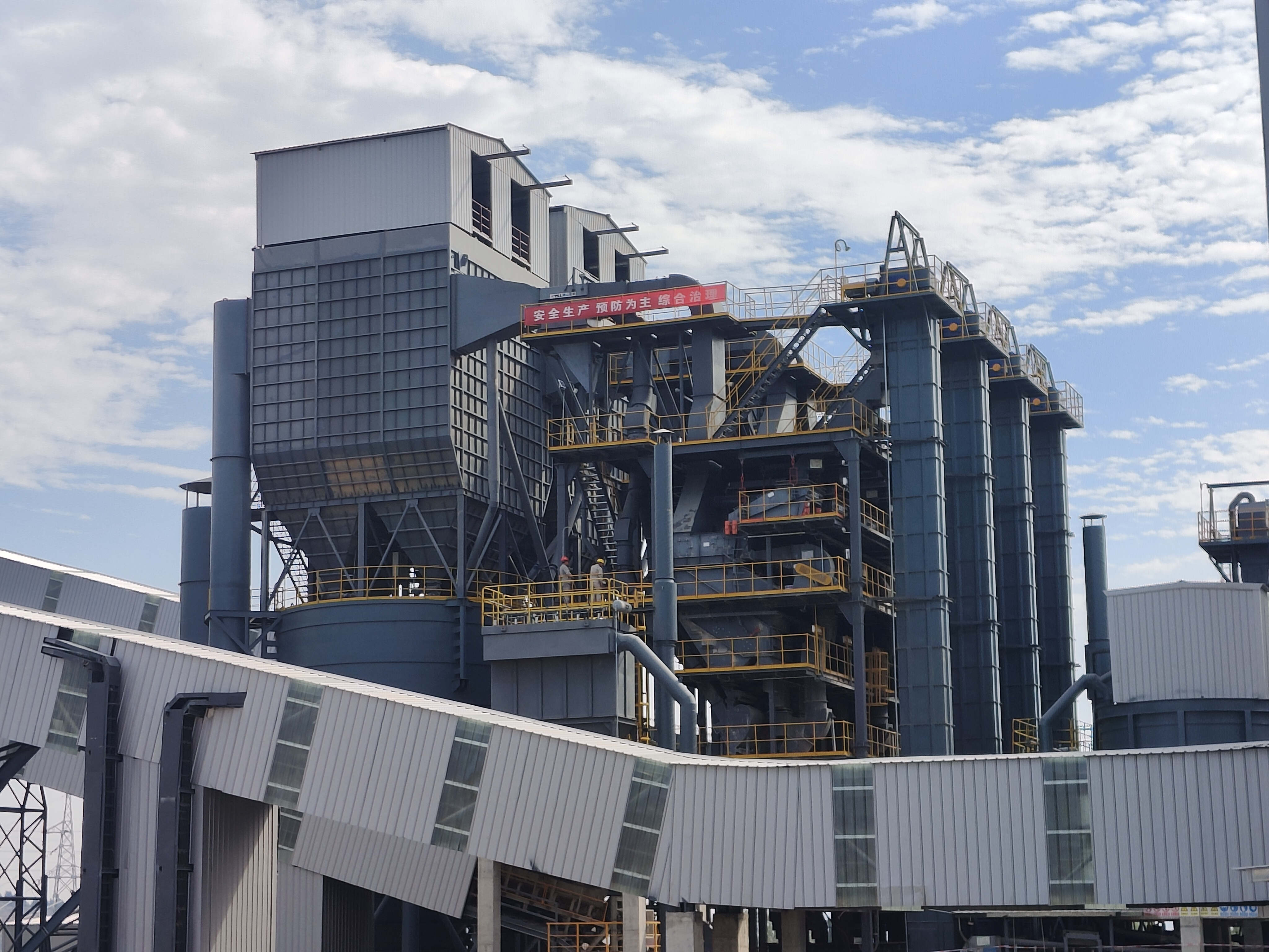 哪些石頭可以制砂？機(jī)制砂生產(chǎn)線流程？制砂樓優(yōu)勢？